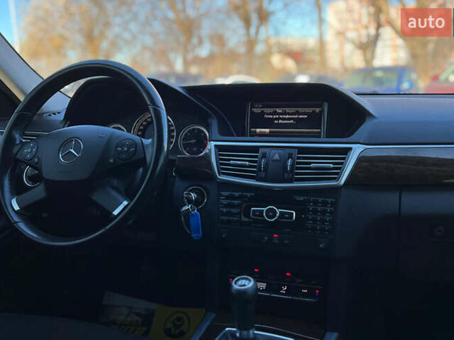 Чорний Мерседес Е-Клас, об'ємом двигуна 2.2 л та пробігом 260 тис. км за 11999 $, фото 18 на Automoto.ua