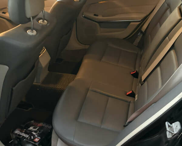 Черный Мерседес Е-Класс, объемом двигателя 2.14 л и пробегом 422 тыс. км за 14000 $, фото 5 на Automoto.ua