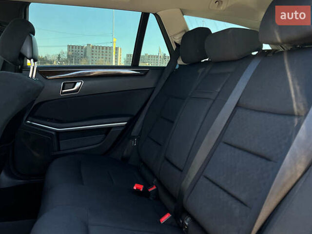 Чорний Мерседес Е-Клас, об'ємом двигуна 2.2 л та пробігом 260 тис. км за 11999 $, фото 19 на Automoto.ua