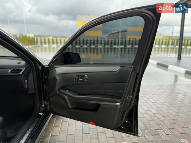 Черный Мерседес Е-Класс, объемом двигателя 2.2 л и пробегом 412 тыс. км за 9999 $, фото 23 на Automoto.ua