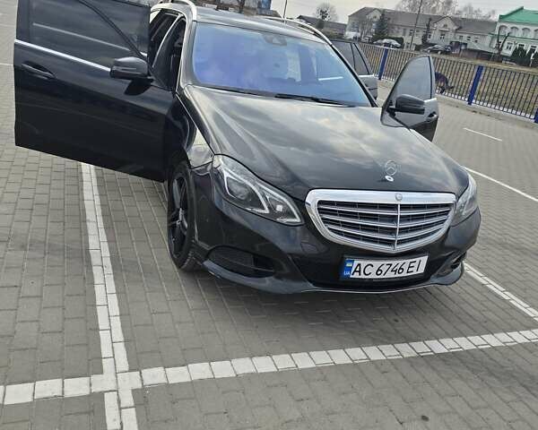 Черный Мерседес Е-Класс, объемом двигателя 2.1 л и пробегом 285 тыс. км за 15900 $, фото 19 на Automoto.ua