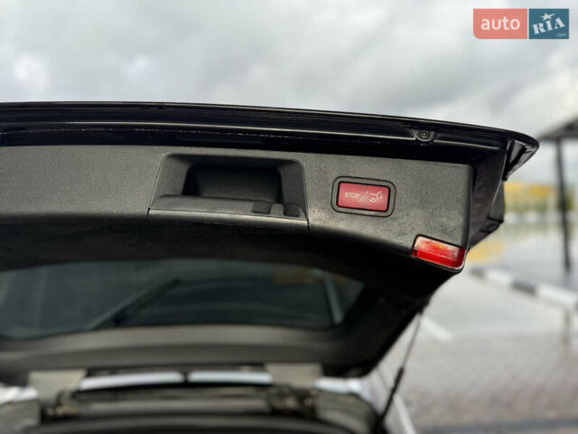 Черный Мерседес Е-Класс, объемом двигателя 2.2 л и пробегом 412 тыс. км за 9999 $, фото 36 на Automoto.ua