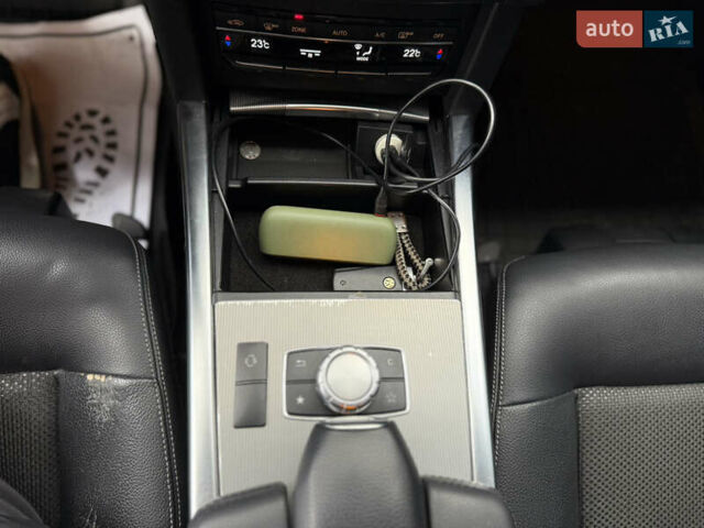 Черный Мерседес Е-Класс, объемом двигателя 2.2 л и пробегом 412 тыс. км за 9999 $, фото 22 на Automoto.ua