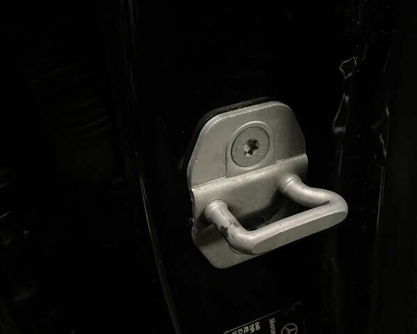 Мерседес Е-Клас 2014 у Львові на Automoto.ua Чорний Мерседес Е-Клас, об'ємом двигуна 2.14 л та пробігом 368 тис. км за 16200 $, фото 22 на Automoto.ua