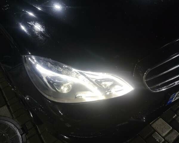 Черный Мерседес Е-Класс, объемом двигателя 2.14 л и пробегом 414 тыс. км за 14000 $, фото 13 на Automoto.ua