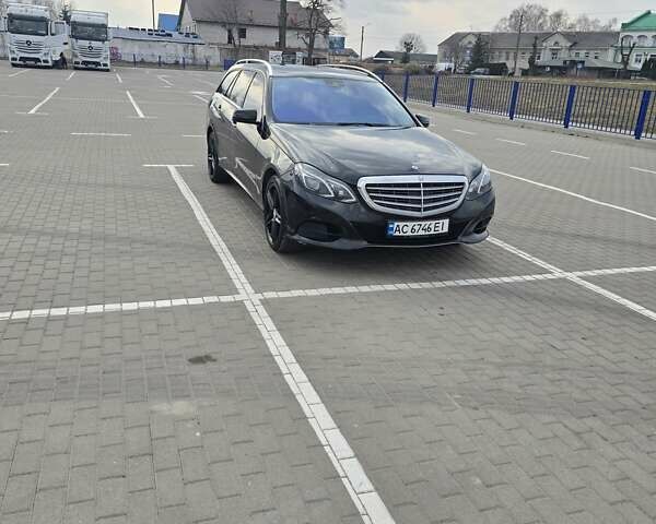 Черный Мерседес Е-Класс, объемом двигателя 2.1 л и пробегом 285 тыс. км за 15900 $, фото 1 на Automoto.ua