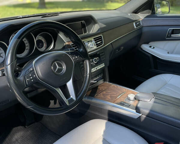 Чорний Мерседес Е-Клас, об'ємом двигуна 2.2 л та пробігом 318 тис. км за 15900 $, фото 16 на Automoto.ua