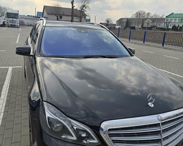 Черный Мерседес Е-Класс, объемом двигателя 2.1 л и пробегом 285 тыс. км за 15900 $, фото 3 на Automoto.ua