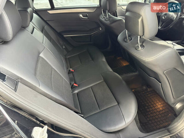 Черный Мерседес Е-Класс, объемом двигателя 2.2 л и пробегом 412 тыс. км за 9999 $, фото 28 на Automoto.ua