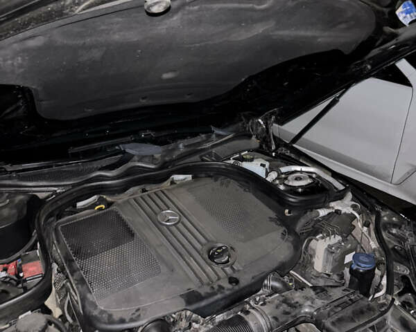 Черный Мерседес Е-Класс, объемом двигателя 2.2 л и пробегом 320 тыс. км за 13900 $, фото 21 на Automoto.ua