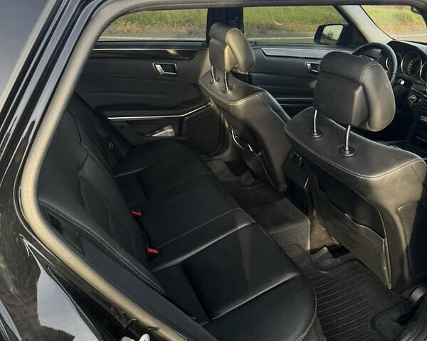 Черный Мерседес Е-Класс, объемом двигателя 2.2 л и пробегом 320 тыс. км за 13900 $, фото 13 на Automoto.ua