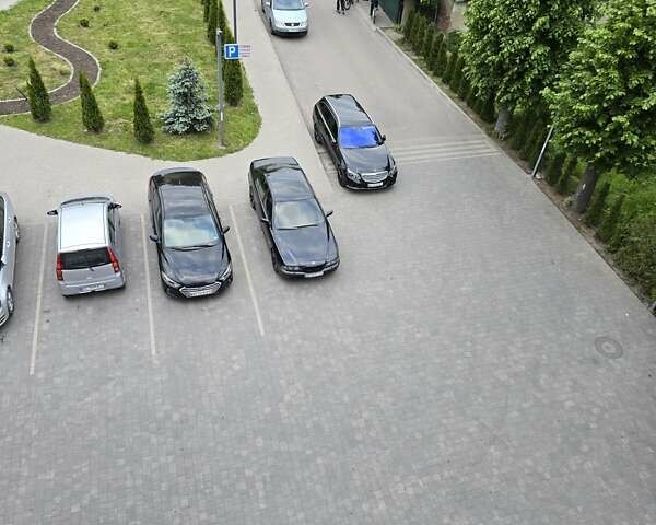 Черный Мерседес Е-Класс, объемом двигателя 2.1 л и пробегом 285 тыс. км за 15900 $, фото 10 на Automoto.ua