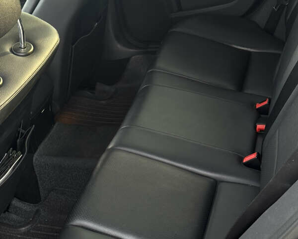 Черный Мерседес Е-Класс, объемом двигателя 2.2 л и пробегом 320 тыс. км за 13900 $, фото 12 на Automoto.ua