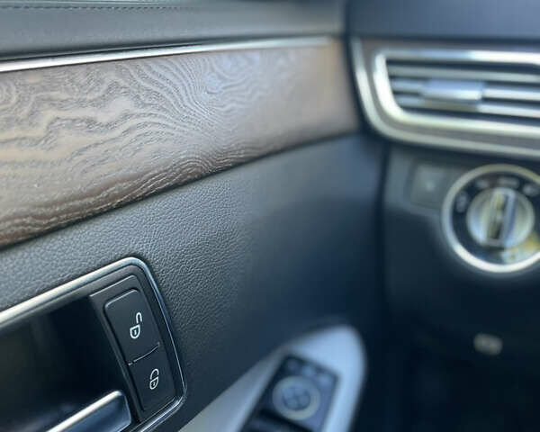 Чорний Мерседес Е-Клас, об'ємом двигуна 2.2 л та пробігом 318 тис. км за 15900 $, фото 21 на Automoto.ua