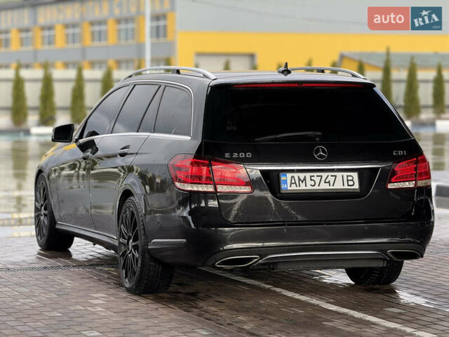 Черный Мерседес Е-Класс, объемом двигателя 2.2 л и пробегом 412 тыс. км за 9999 $, фото 3 на Automoto.ua