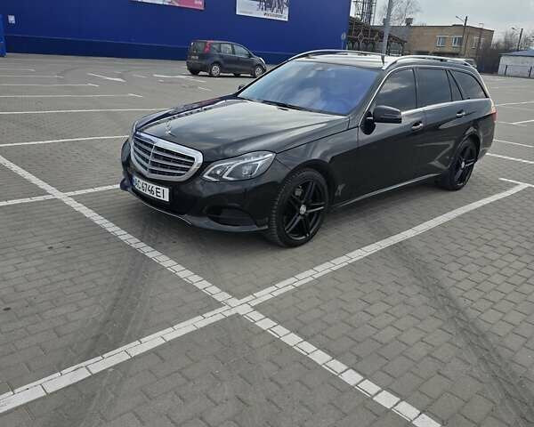 Черный Мерседес Е-Класс, объемом двигателя 2.1 л и пробегом 285 тыс. км за 15900 $, фото 5 на Automoto.ua