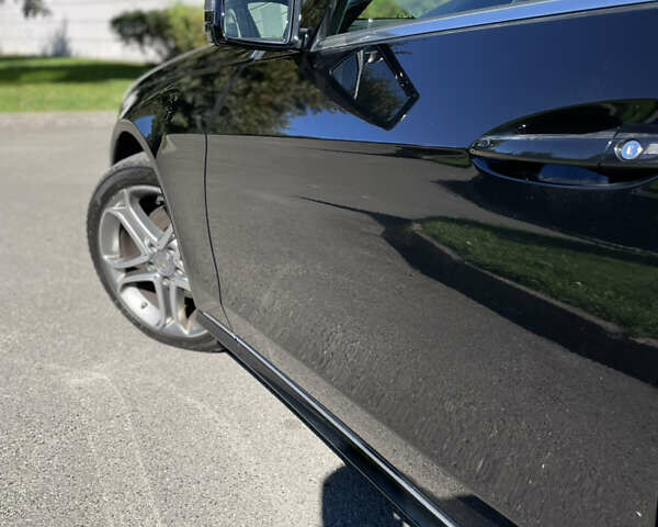 Черный Мерседес Е-Класс, объемом двигателя 2.2 л и пробегом 317 тыс. км за 15400 $, фото 9 на Automoto.ua