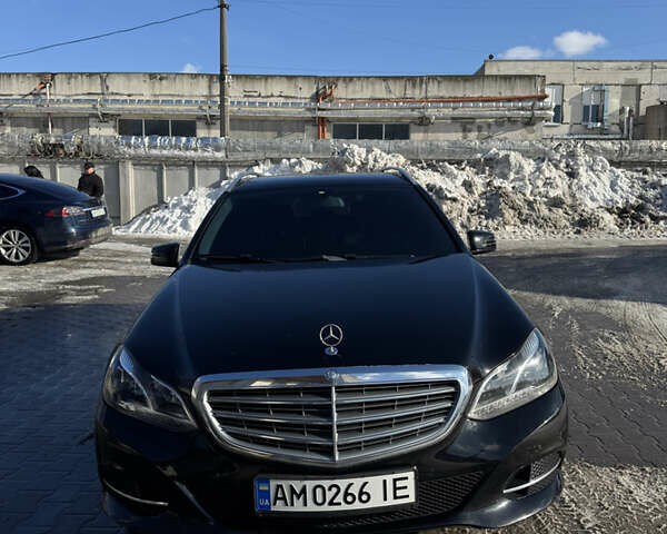 Чорний Мерседес Е-Клас, об'ємом двигуна 2.2 л та пробігом 276 тис. км за 12800 $, фото 1 на Automoto.ua