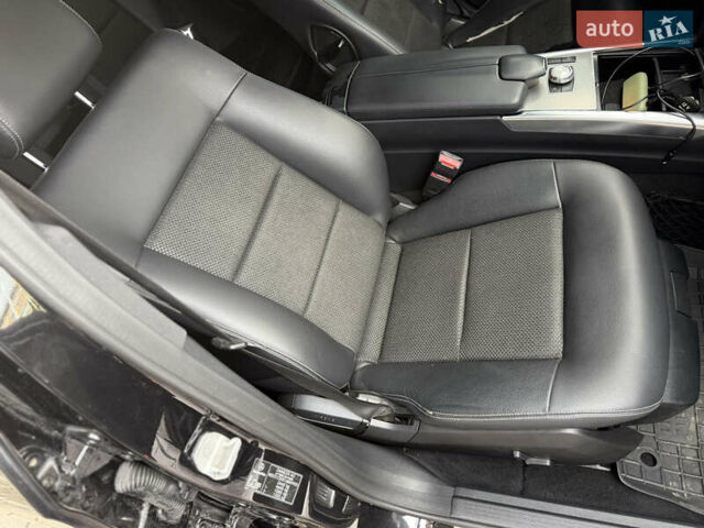 Черный Мерседес Е-Класс, объемом двигателя 2.2 л и пробегом 412 тыс. км за 9999 $, фото 25 на Automoto.ua