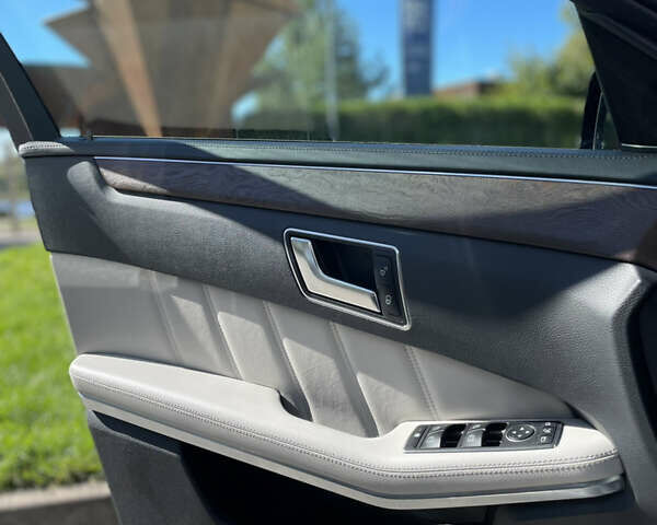 Чорний Мерседес Е-Клас, об'ємом двигуна 2.2 л та пробігом 318 тис. км за 15900 $, фото 26 на Automoto.ua