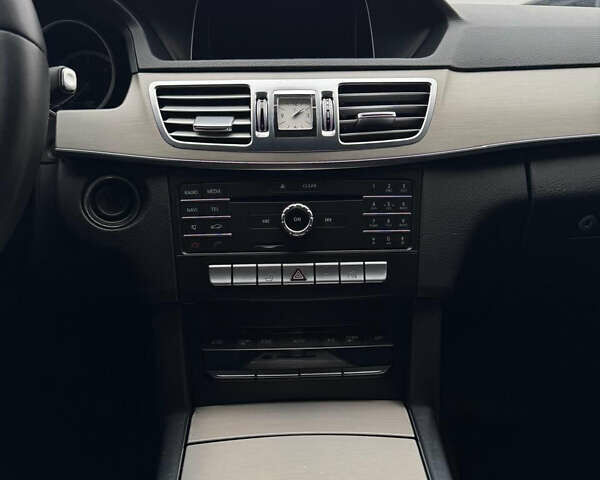 Черный Мерседес Е-Класс, объемом двигателя 2.14 л и пробегом 429 тыс. км за 12900 $, фото 10 на Automoto.ua