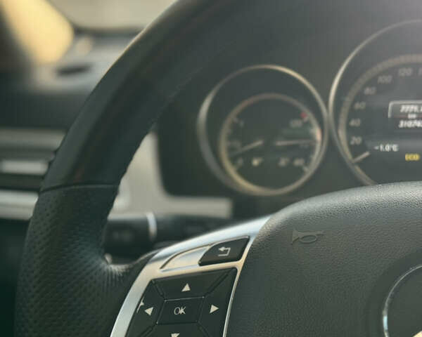 Чорний Мерседес Е-Клас, об'ємом двигуна 2.15 л та пробігом 310 тис. км за 12300 $, фото 42 на Automoto.ua