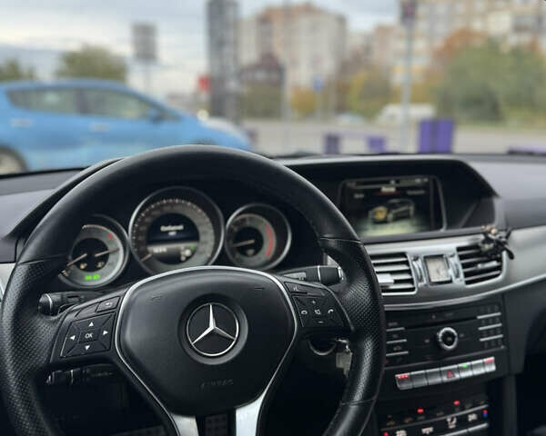 Черный Мерседес Е-Класс, объемом двигателя 2.2 л и пробегом 420 тыс. км за 15800 $, фото 22 на Automoto.ua