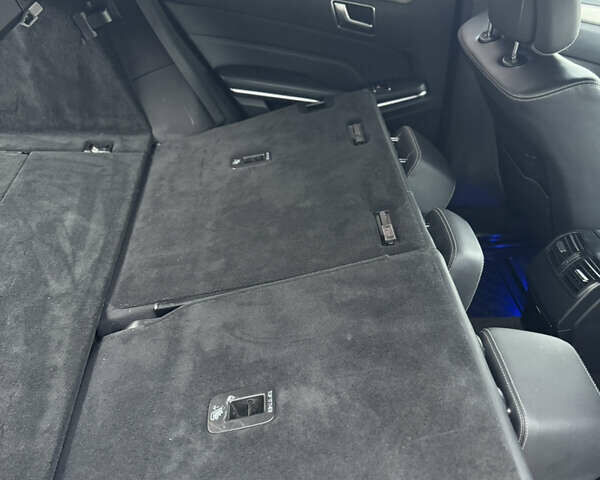 Черный Мерседес Е-Класс, объемом двигателя 2.2 л и пробегом 420 тыс. км за 15800 $, фото 9 на Automoto.ua