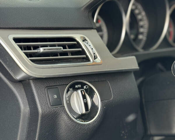 Чорний Мерседес Е-Клас, об'ємом двигуна 2.15 л та пробігом 310 тис. км за 12300 $, фото 35 на Automoto.ua