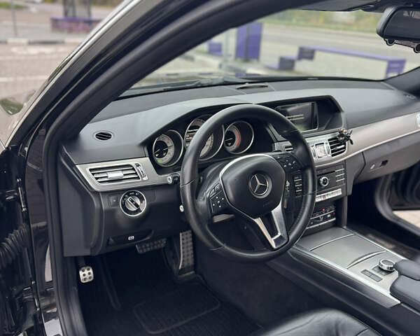 Черный Мерседес Е-Класс, объемом двигателя 2.2 л и пробегом 420 тыс. км за 15800 $, фото 14 на Automoto.ua