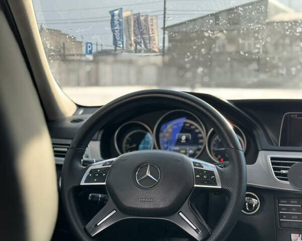 Чорний Мерседес Е-Клас, об'ємом двигуна 2.15 л та пробігом 310 тис. км за 12300 $, фото 33 на Automoto.ua