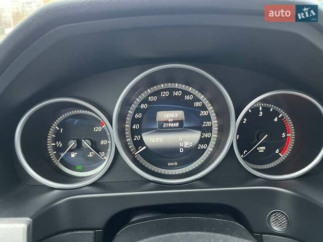 Чорний Мерседес Е-Клас, об'ємом двигуна 2.14 л та пробігом 219 тис. км за 15990 $, фото 18 на Automoto.ua
