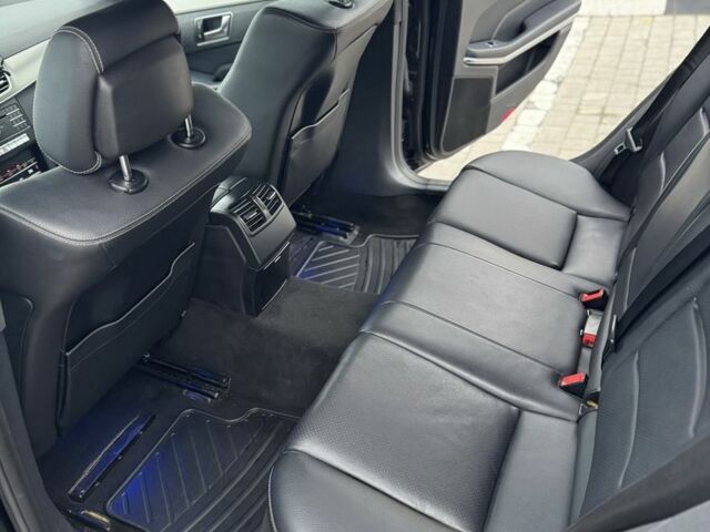 Чорний Мерседес Е-Клас, об'ємом двигуна 2.1 л та пробігом 420 тис. км за 15800 $, фото 4 на Automoto.ua