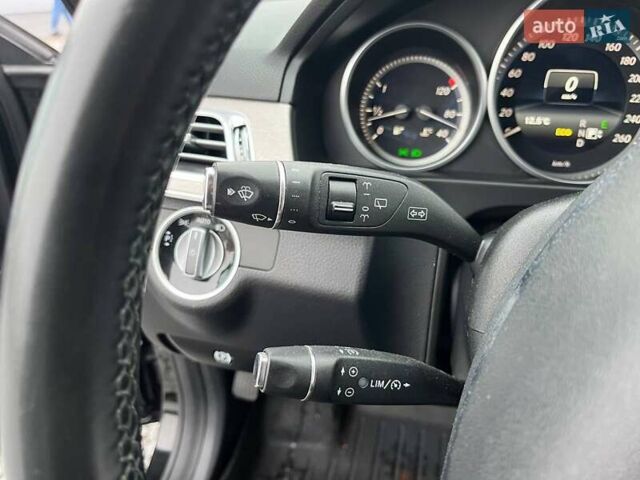 Чорний Мерседес Е-Клас, об'ємом двигуна 2.14 л та пробігом 219 тис. км за 15990 $, фото 17 на Automoto.ua