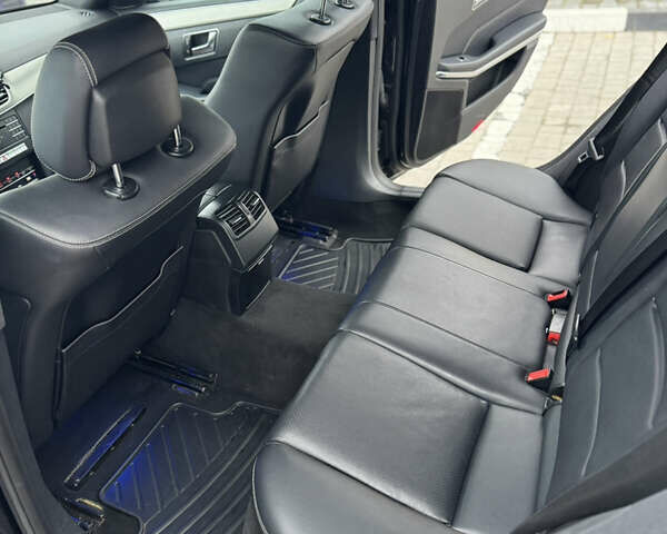 Черный Мерседес Е-Класс, объемом двигателя 2.2 л и пробегом 420 тыс. км за 15800 $, фото 12 на Automoto.ua