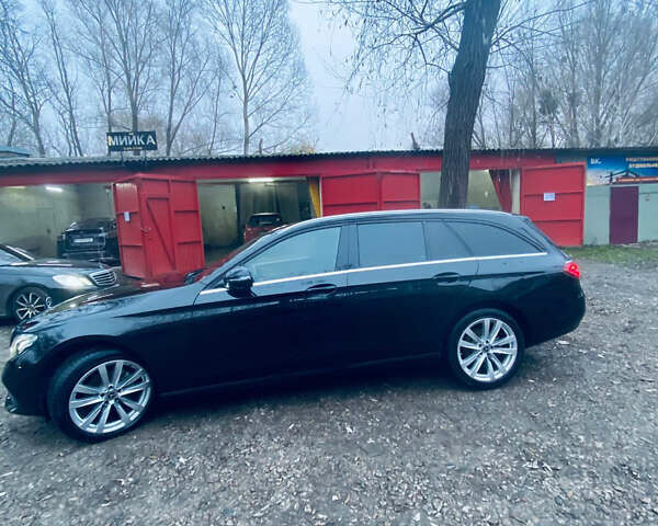 Черный Мерседес Е-Класс, объемом двигателя 1.95 л и пробегом 240 тыс. км за 18500 $, фото 5 на Automoto.ua