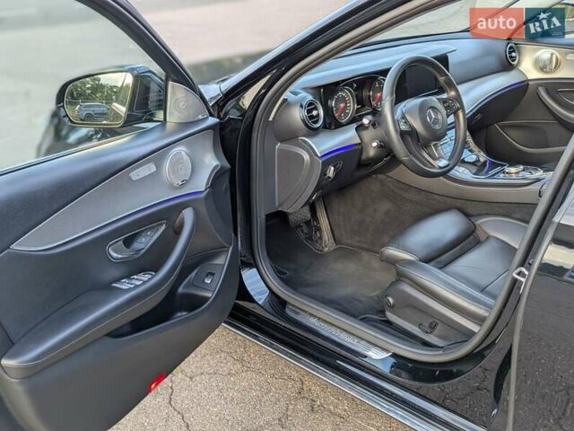 Черный Мерседес Е-Класс, объемом двигателя 1.95 л и пробегом 256 тыс. км за 17350 $, фото 10 на Automoto.ua