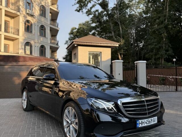 Черный Мерседес Е-Класс, объемом двигателя 2 л и пробегом 228 тыс. км за 15900 $, фото 18 на Automoto.ua