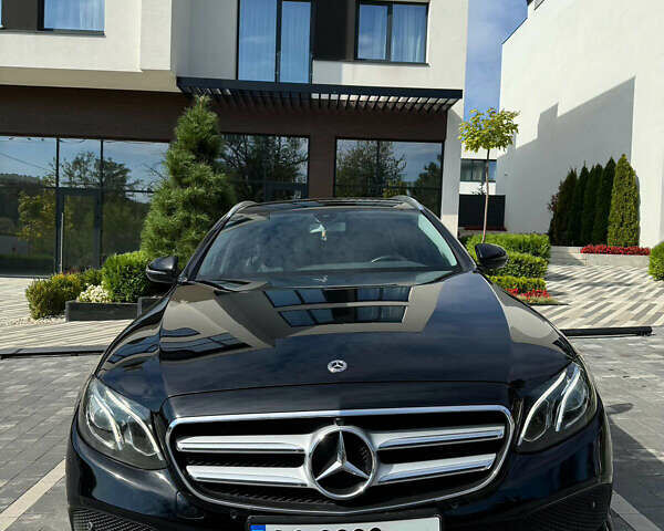 Черный Мерседес Е-Класс, объемом двигателя 1.95 л и пробегом 202 тыс. км за 25500 $, фото 3 на Automoto.ua