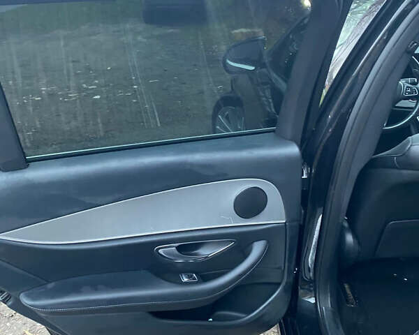 Черный Мерседес Е-Класс, объемом двигателя 1.95 л и пробегом 240 тыс. км за 18500 $, фото 11 на Automoto.ua