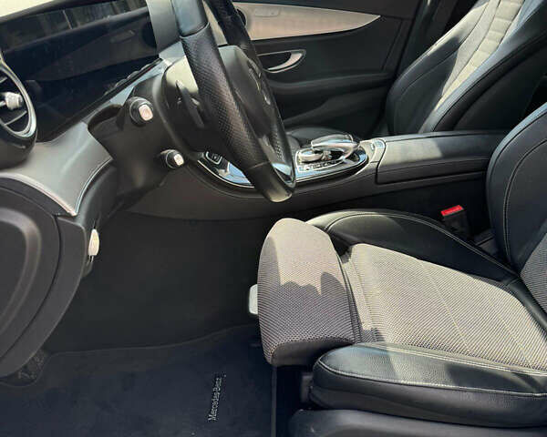 Черный Мерседес Е-Класс, объемом двигателя 1.95 л и пробегом 202 тыс. км за 25500 $, фото 9 на Automoto.ua