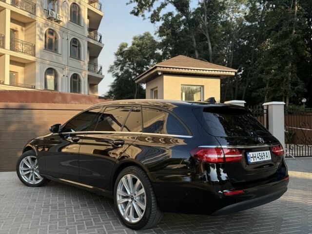 Черный Мерседес Е-Класс, объемом двигателя 2 л и пробегом 228 тыс. км за 15900 $, фото 5 на Automoto.ua