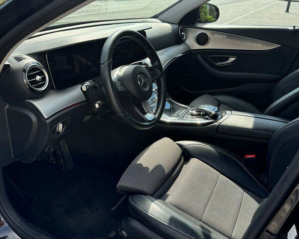 Черный Мерседес Е-Класс, объемом двигателя 1.95 л и пробегом 202 тыс. км за 25500 $, фото 8 на Automoto.ua