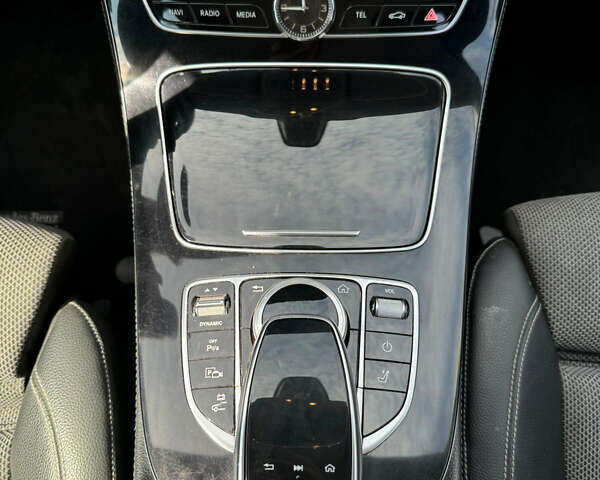 Черный Мерседес Е-Класс, объемом двигателя 1.95 л и пробегом 202 тыс. км за 25500 $, фото 7 на Automoto.ua