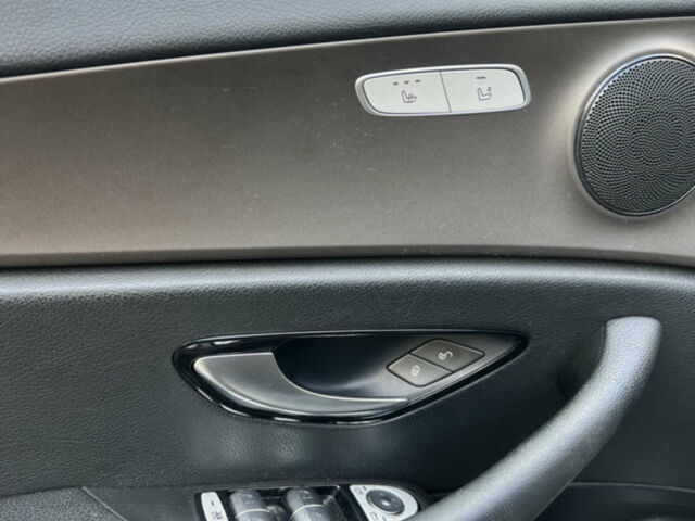 Чорний Мерседес Е-Клас, об'ємом двигуна 1.95 л та пробігом 299 тис. км за 22000 $, фото 10 на Automoto.ua