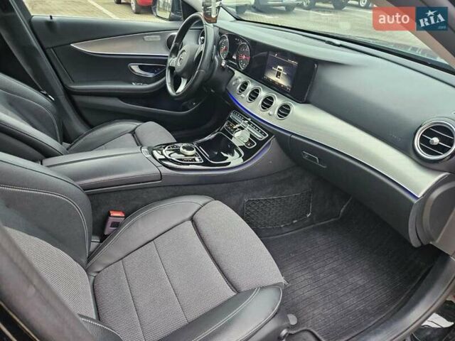 Чорний Мерседес Е-Клас, об'ємом двигуна 1.95 л та пробігом 343 тис. км за 23500 $, фото 5 на Automoto.ua