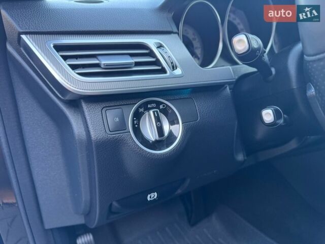 Черный Мерседес Е-Класс, объемом двигателя 2.14 л и пробегом 293 тыс. км за 15800 $, фото 65 на Automoto.ua