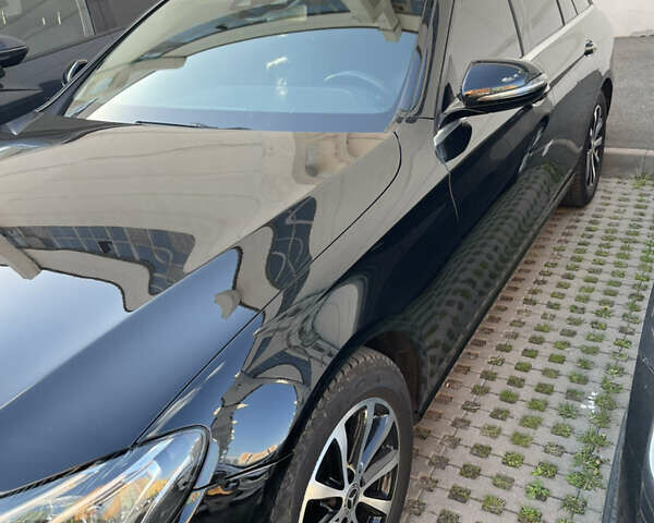 Чорний Мерседес Е-Клас, об'ємом двигуна 2 л та пробігом 265 тис. км за 17500 $, фото 3 на Automoto.ua