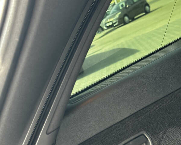 Чорний Мерседес Е-Клас, об'ємом двигуна 2.1 л та пробігом 239 тис. км за 19500 $, фото 63 на Automoto.ua