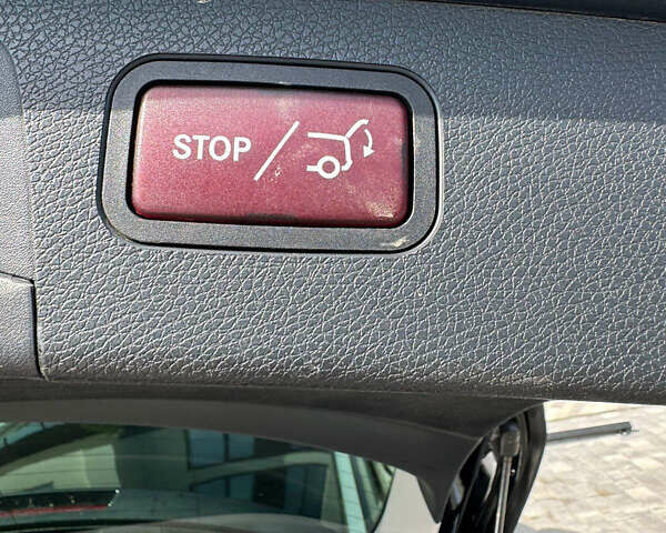 Черный Мерседес Е-Класс, объемом двигателя 1.95 л и пробегом 202 тыс. км за 25500 $, фото 15 на Automoto.ua